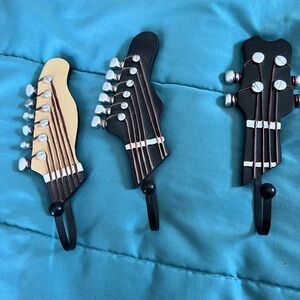 Guitar hooks
